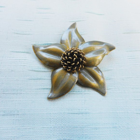 Kenneth Cole Green Star Shaped Vintage Enamel Brooch/Pin, Signed - Picture 1 of 3